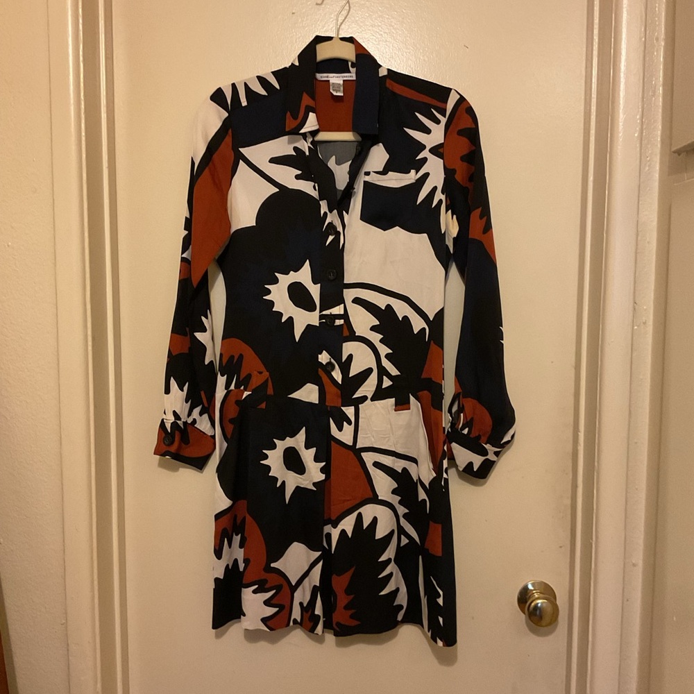 Abstract Floral Button-Front Shirt Dress in Black, White & Rust